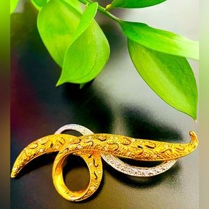 Vintage Avon Gold and Silver Tone Filigree Swirl Brooch